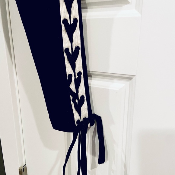 NEW w TAG Fenty by PUMA velour lace up black medium leggings. - Picture 6 of 8